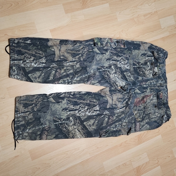 Mossy Oak Camouflage Pants - Picture 2 of 3